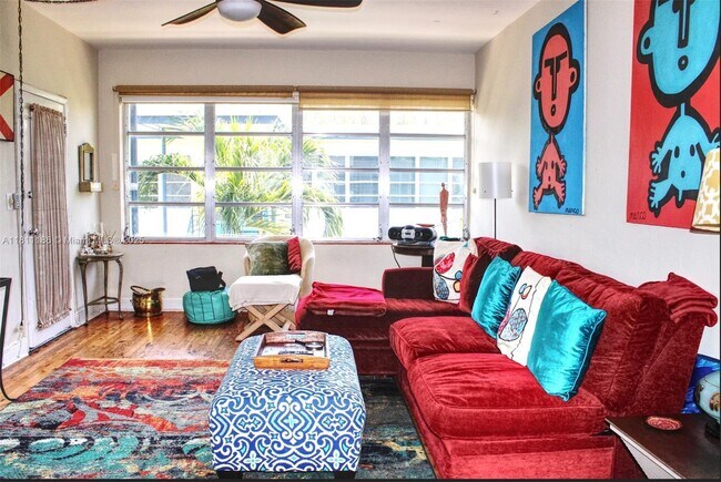 Building Photo - 4710 Pine Tree Dr