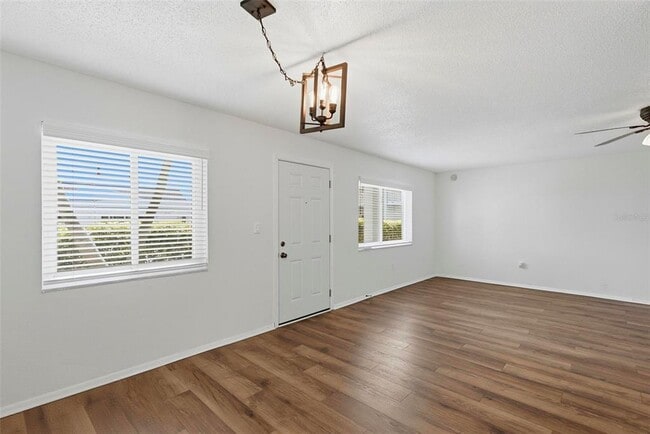 Building Photo - 350 79th Ave N