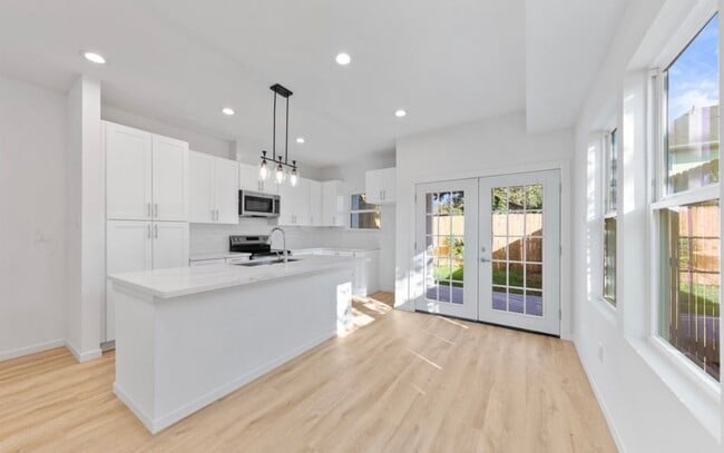 Building Photo - 4227 Gunter St