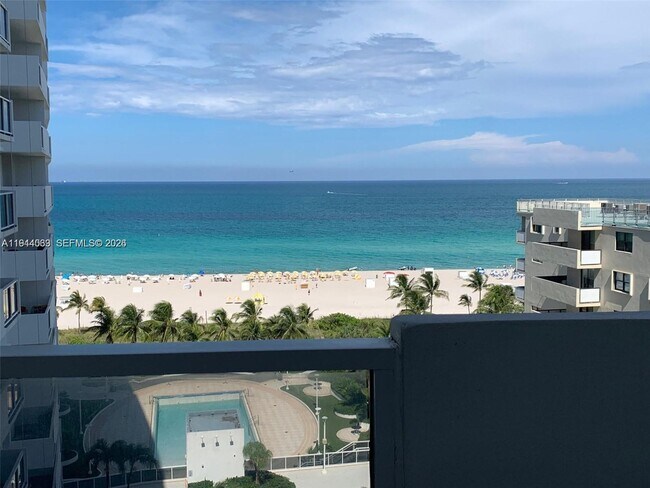 Building Photo - 100 Lincoln Rd