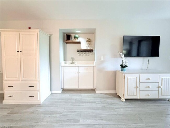 Building Photo - Annual Rental Opportunity! Stylish 2-Bed C...