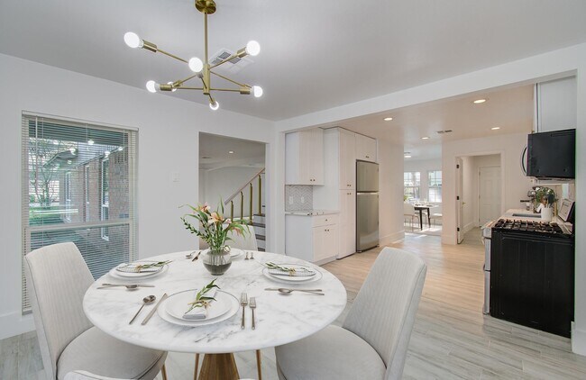 Building Photo - 590 River Plantation Dr