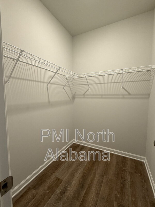 Building Photo - 102 Ranna Dr