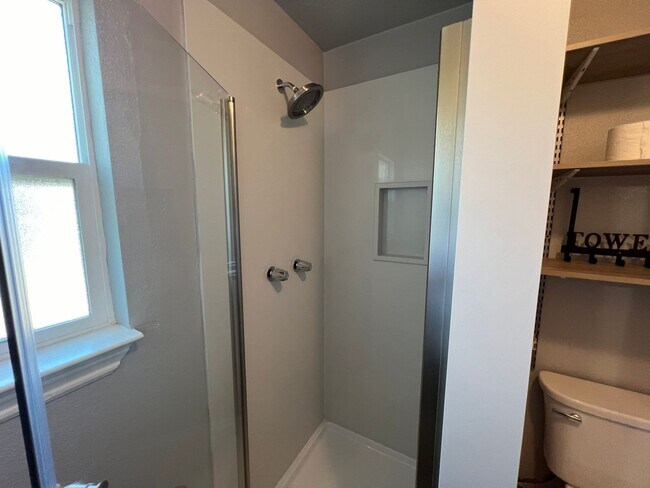 Building Photo - 5753 Mohican Dr