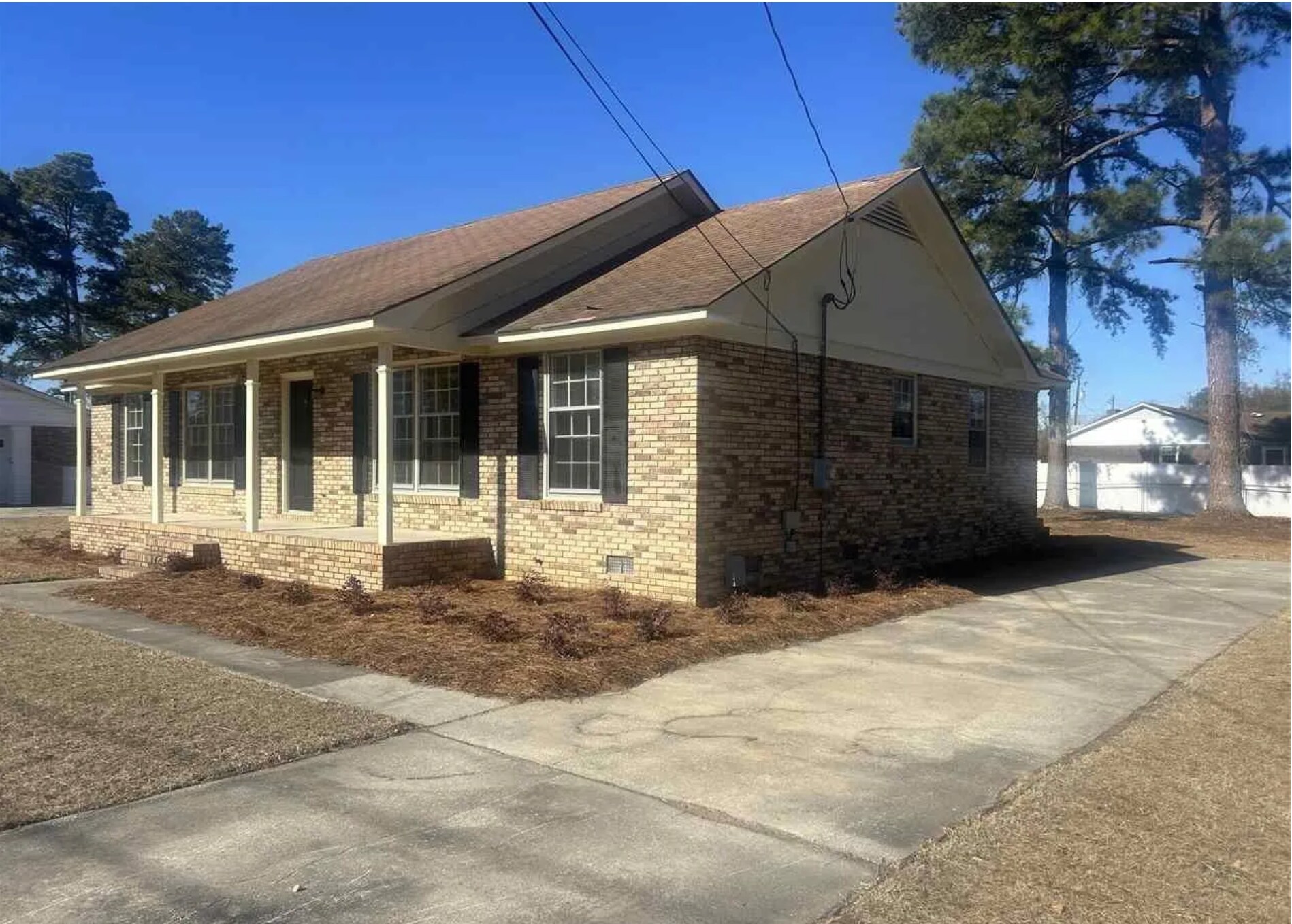 Building Photo - 405 E Suena Dr