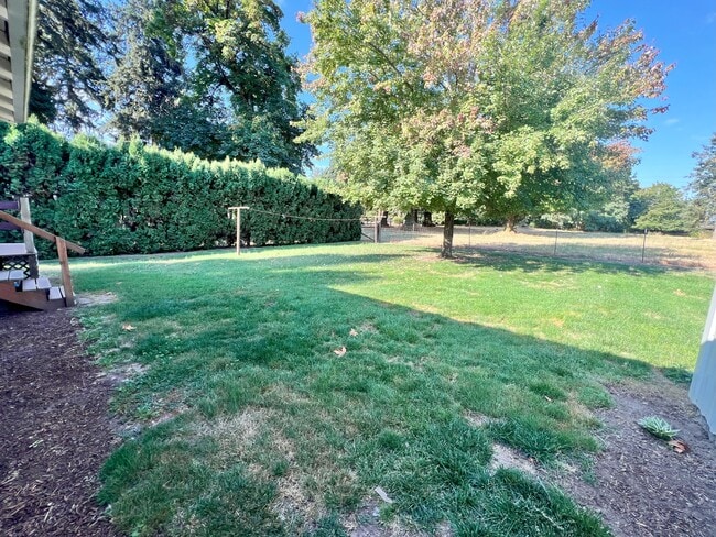 Building Photo - 13799 Myers Ln S