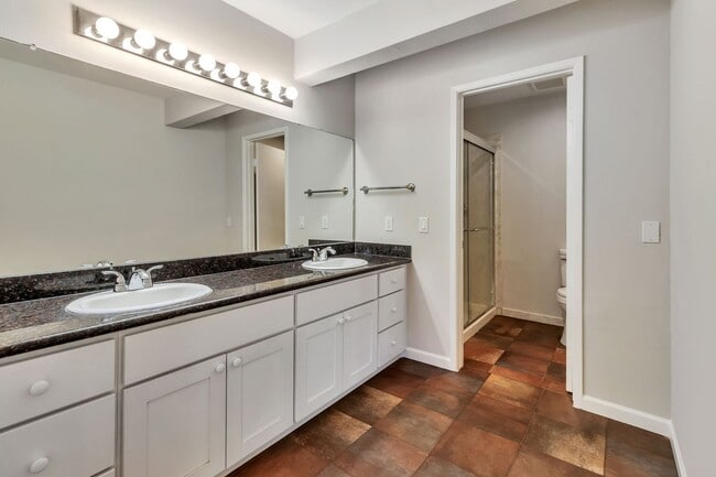 Building Photo - 3-Bedroom 2.5-Bathroom Santa Clara Townhome