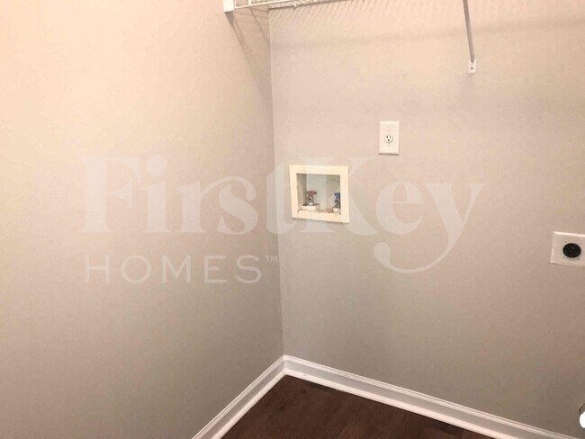 Building Photo - 311 Azalea Loop