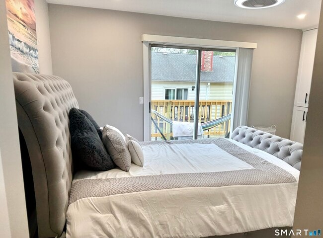 Building Photo - 25 Padanaram Rd