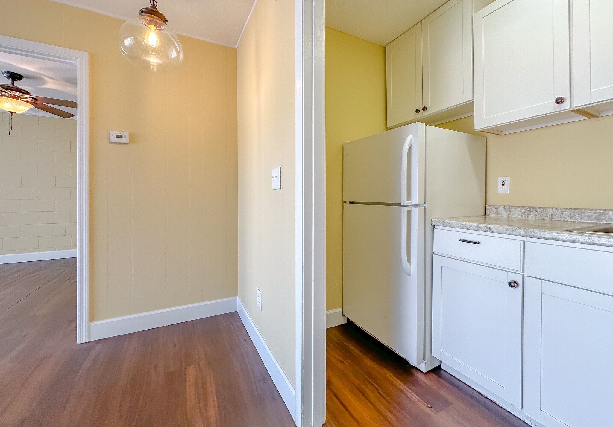 Building Photo - 2241 W Pensacola St