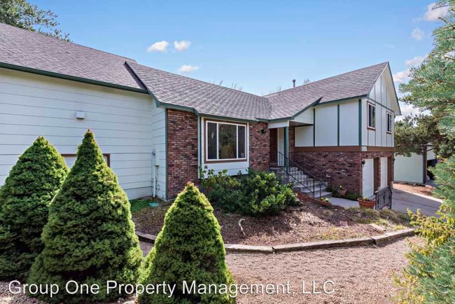 Building Photo - 3 br, 2 bath House - 5498 N. Collister Dr.