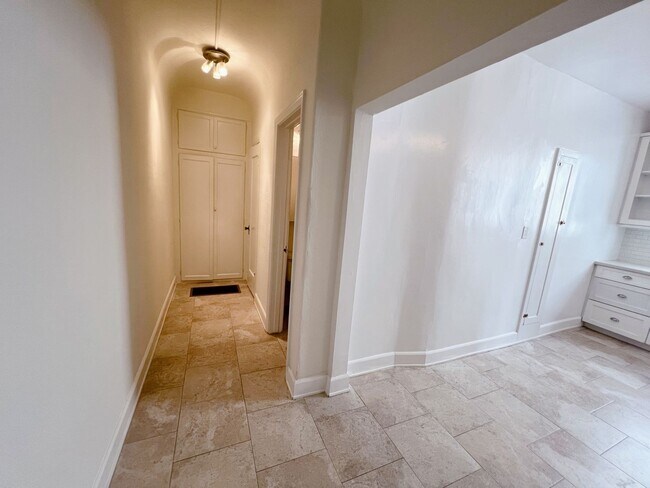 Building Photo - Curson Ave Apartments By The Grove