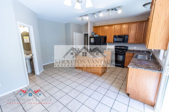 Building Photo - 10013 E Impala Ave