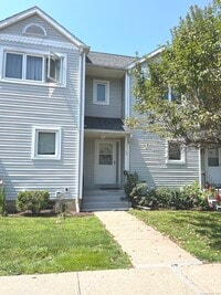 Building Photo - 44 Oak Ridge Dr
