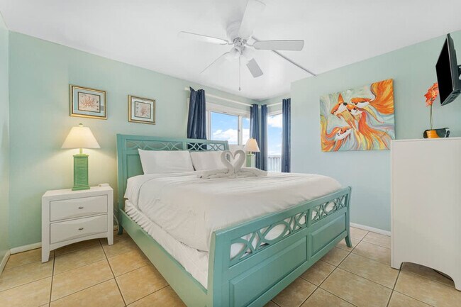 Building Photo - 8743 Thomas Dr