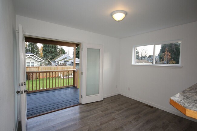 Building Photo - Updated Tacoma Home with Spacious Layout & Fully Fenced Yard