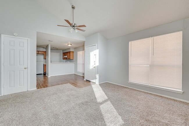 Building Photo - 614 Lillard Rd