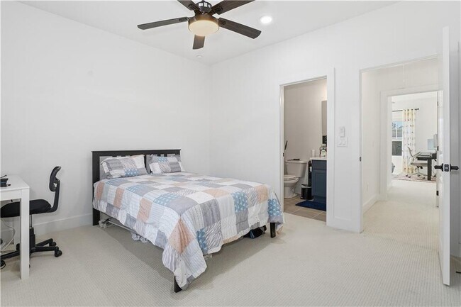 Building Photo - 415 Oakleigh Ave