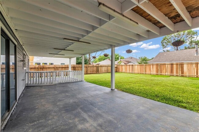 Building Photo - 15830 Pipers View Dr