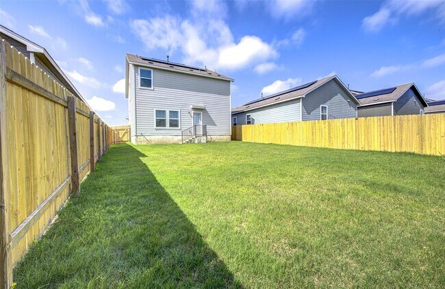 Building Photo - 2704 Shimsham Dr