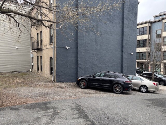 Building Photo - 283 W 3rd St