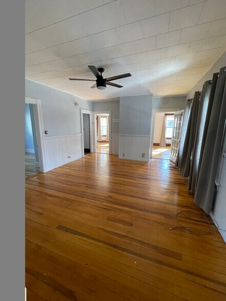 Building Photo - 56 Blucher St