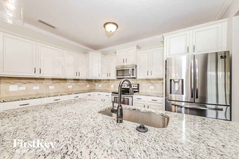 Building Photo - 1205 Quail Heights Dr