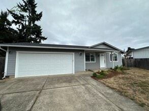 Building Photo - Fully Updated 3 Bedroom 1 Bathroom