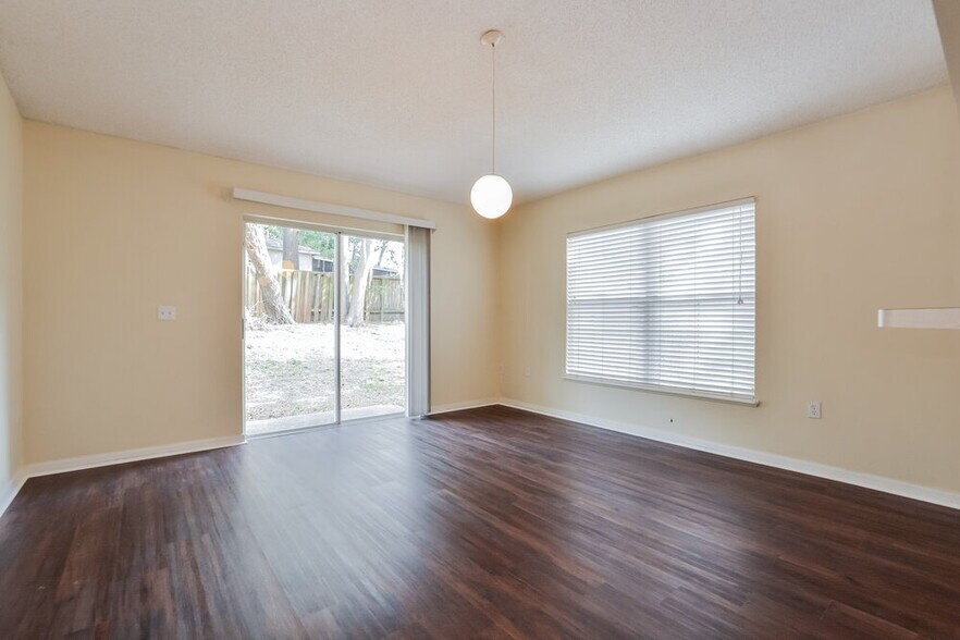 Building Photo - 792 Lake Doe Blvd