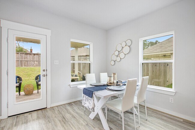 Building Photo - 40557 Mostyn Lake Dr