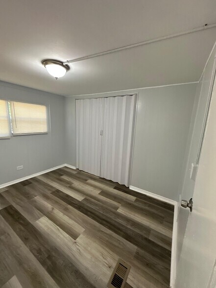 Building Photo - 7663 Bentwillow Dr