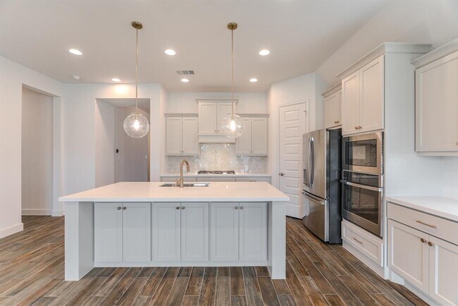 Building Photo - 15835 Wild Rose Bnd Dr