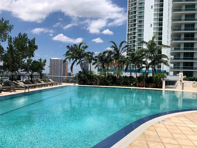 Building Photo - 888 Biscayne Blvd