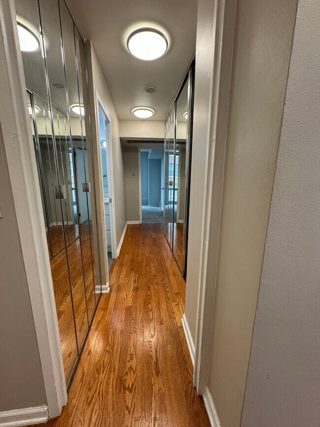 Hall to bath and bedrooms - 21 W Goethe St