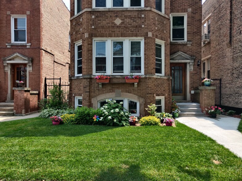 Building Photo - 4019 W Barry Ave