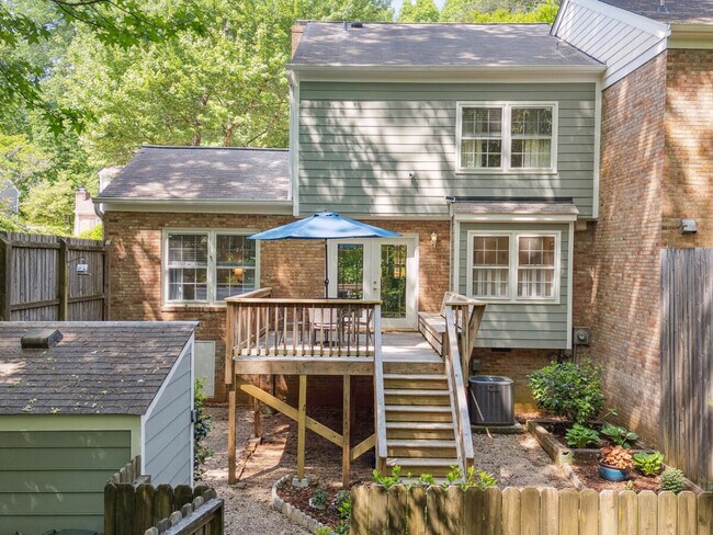 Building Photo - 107 Barbary Ct