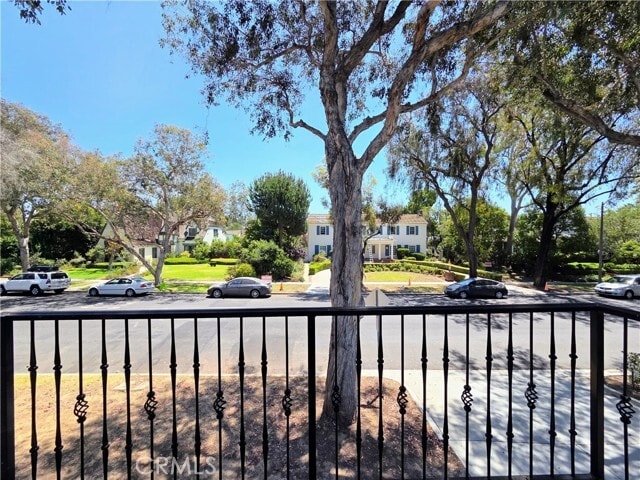 Building Photo - 4165 Country Club Dr