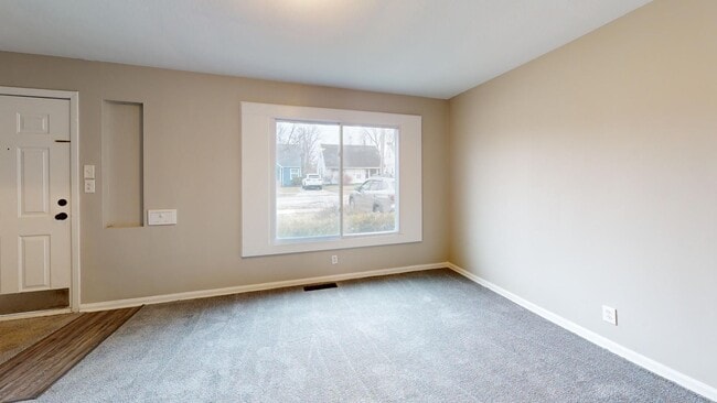 Building Photo - Old Brooklyn - 3 Bedroom Single Family Home