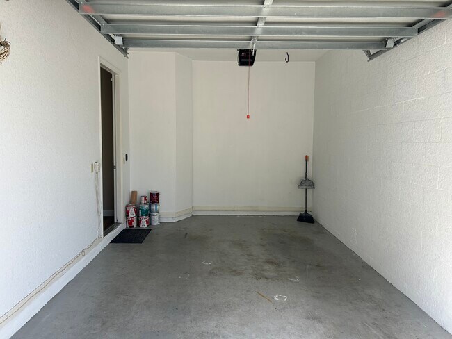 Building Photo - 212 S Dakota Ave