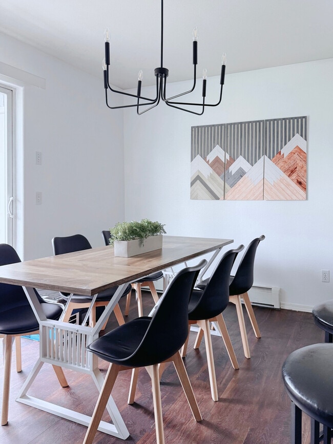 Building Photo - 3300 Chaparral Cir