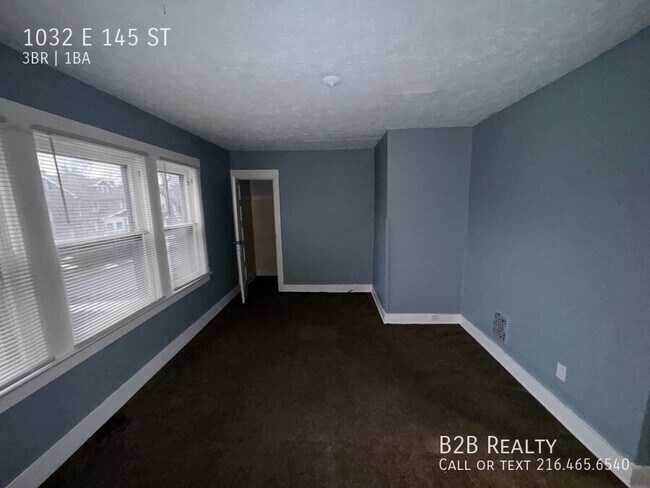 Building Photo - 1032 E 145th St