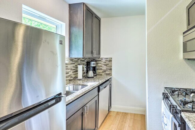 Building Photo - 3600 Govalle Ave