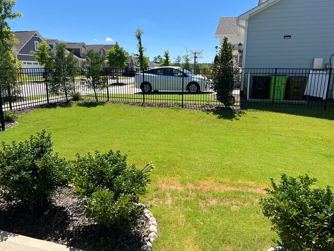 Building Photo - 501 Sage Oak Ln