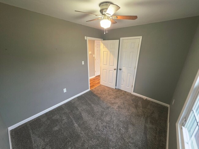 Building Photo - 3 Bedroom 1.5 BA Hubert