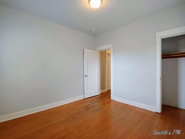 Building Photo - Spacious 2 Bedroom Home in the Pigeon Poin...