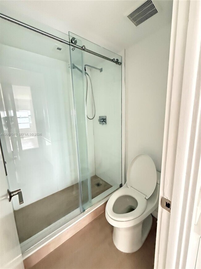 Building Photo - 11111 Biscayne Blvd