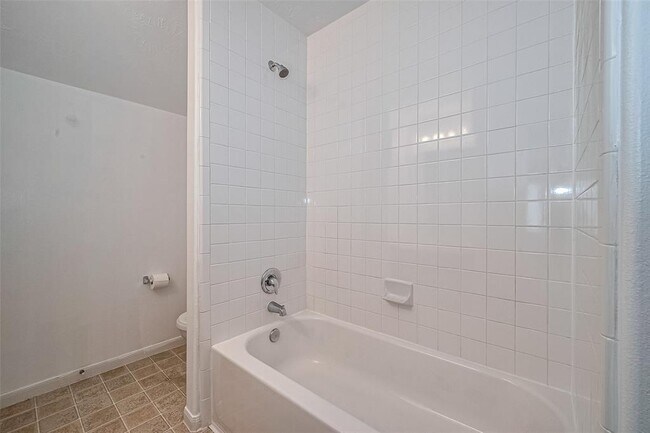 Building Photo - 23611 Plantation Pines Ln