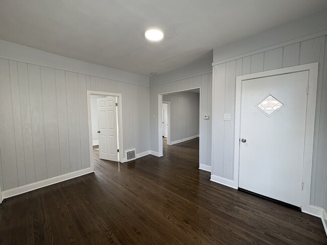 Building Photo - 307 Prairie Ave