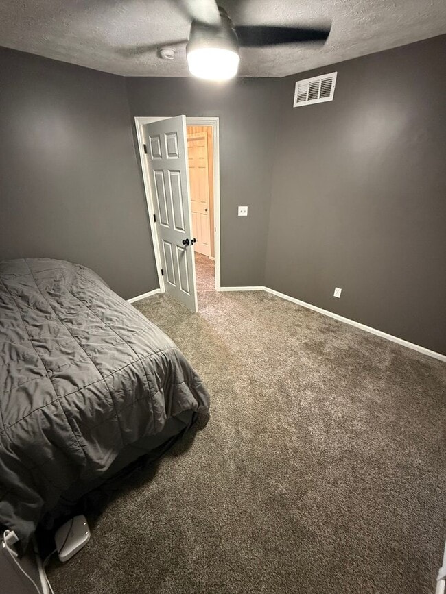 Building Photo - Spacious 5BR House in North Ridgeville