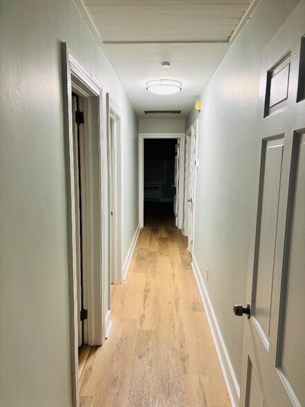 Building Photo - 624 Barcliff Rd